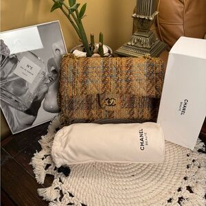Tweed Shoulder Bag w/Chanel Beaute Throw and Photo